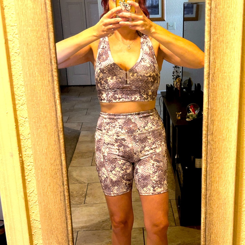 Ellie active wear